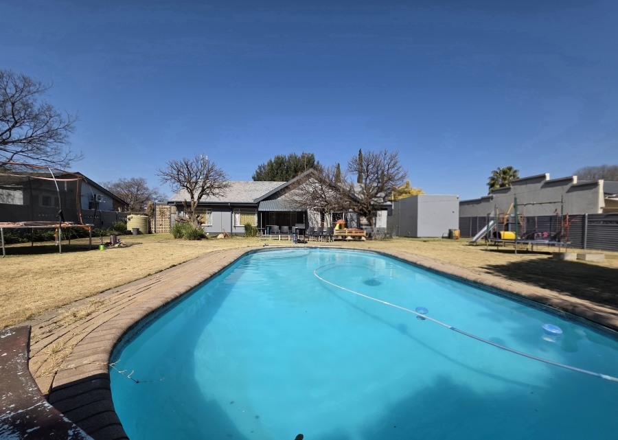 4 Bedroom Property for Sale in Jim Fouchepark Free State